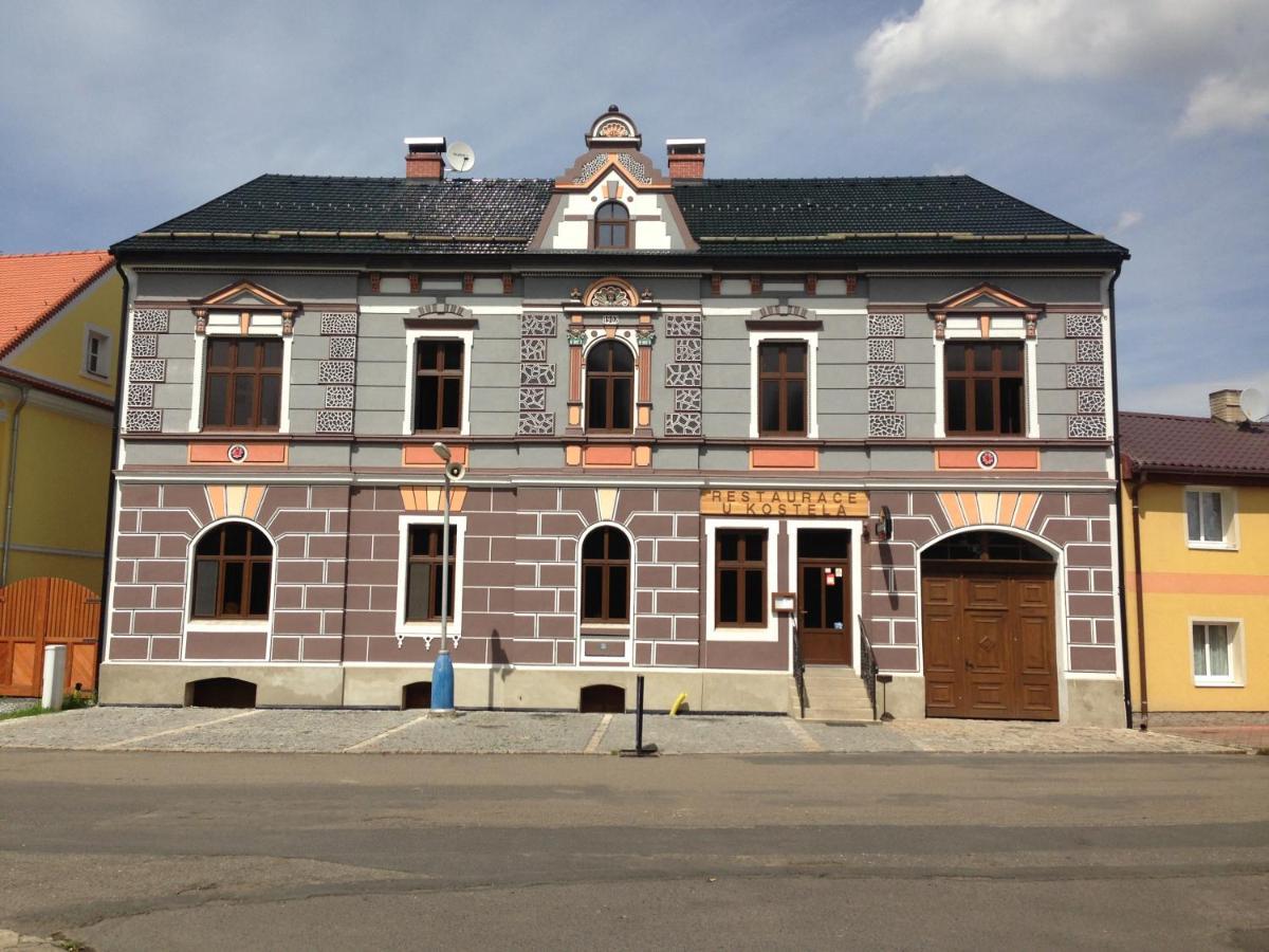 Hotel Restaurace U Kostela Marianske Radcice Exteriér fotografie